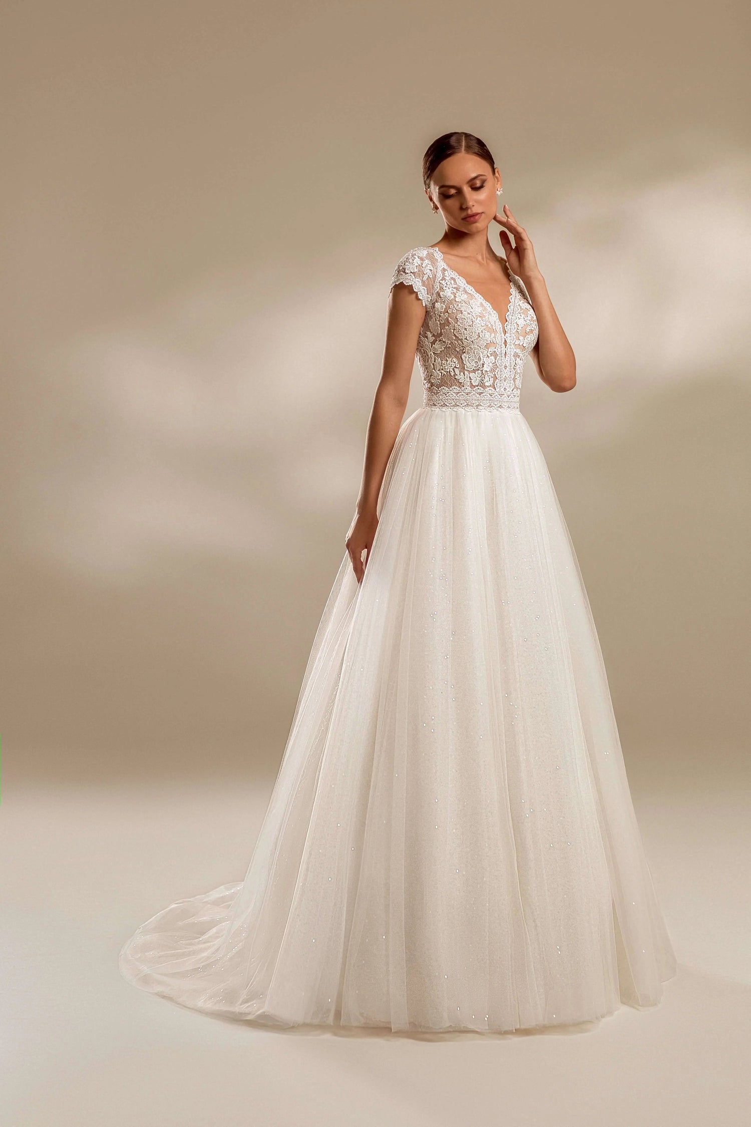 Affordable Wedding Dresses under 1000$
