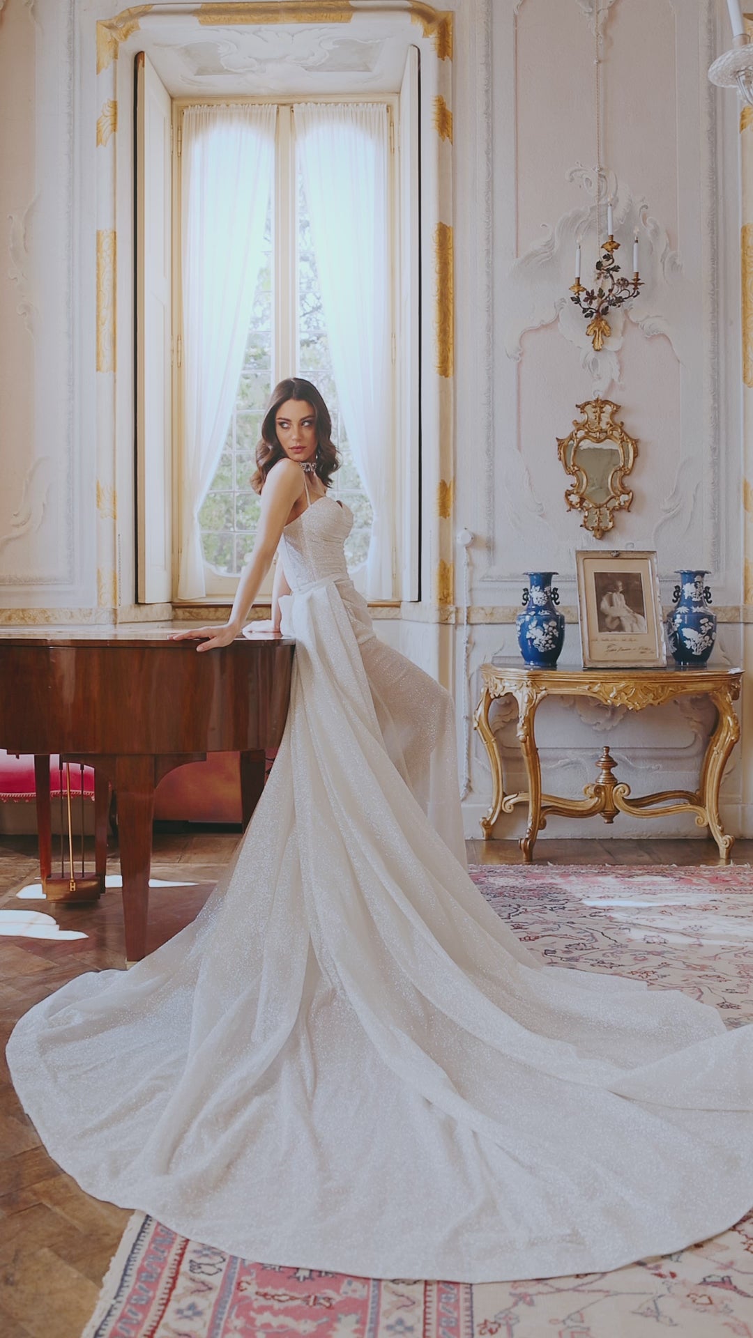 Talla with lining and overskirt