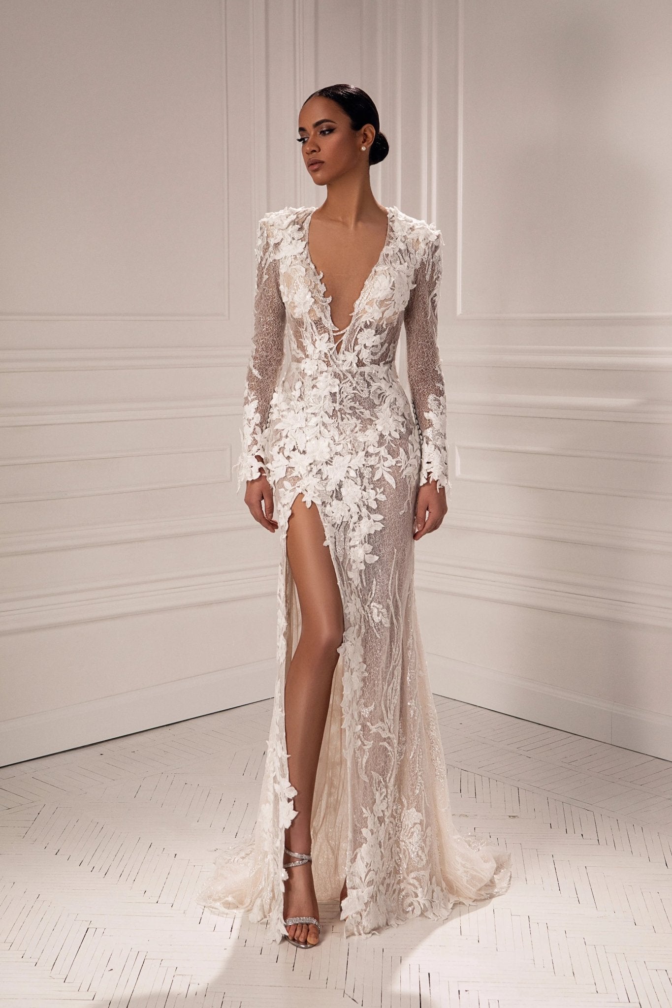 Experience the Elegance of Rebecca with Lining - violetta-bridal